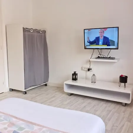 Superbe Avec Parking Gratuit Apartamento